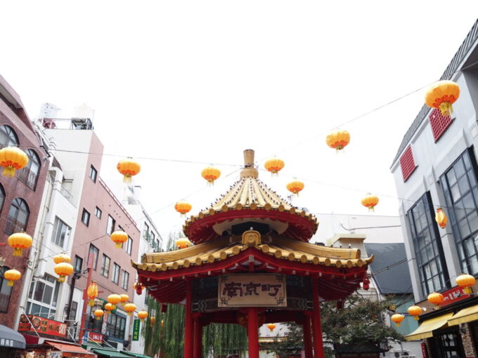 10月下旬16年ぶりの神戸大勢の人で賑わう日曜日の南京町