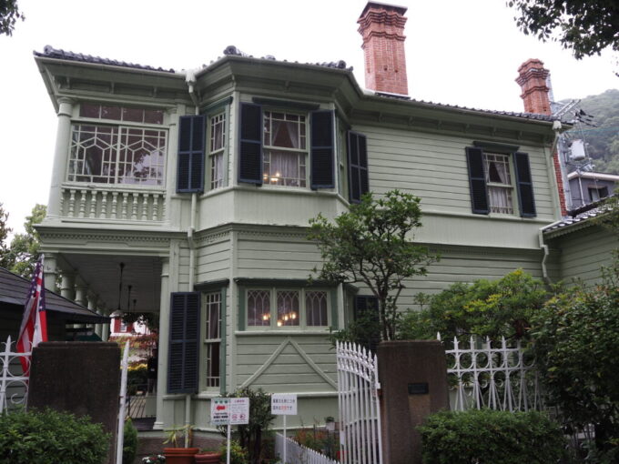 10月下旬16年ぶりの神戸北野異人館街明治36年築の萌黄の館