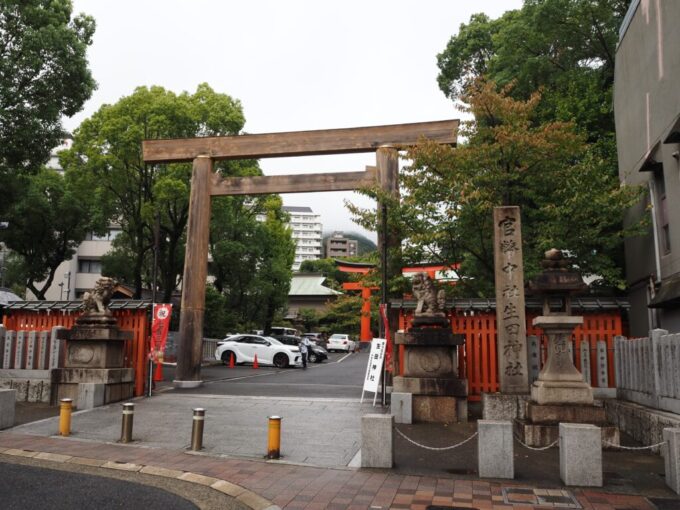 10月下旬16年ぶりの神戸ステーキランド神戸館で神戸ビーフに舌鼓を打ち雨上がりの生田神社へ