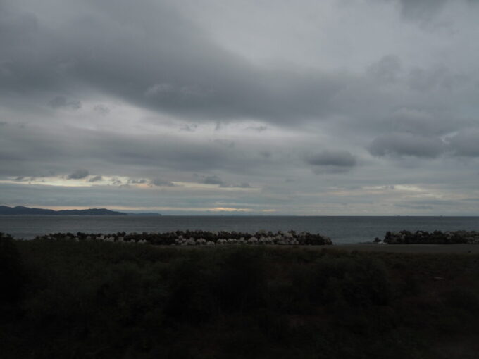 10月下旬徳島バス鳴門公園線バス車窓から眺める紀伊水道