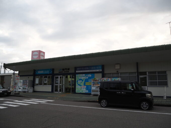 10月下旬JR鳴門線終着駅の鳴門駅