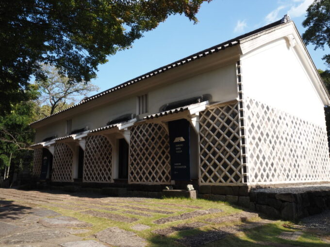 10月下旬初めての屋島四国村ミウゼアム江戸時代後期築の丸亀藩御用蔵