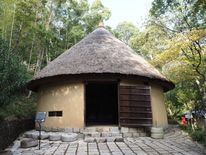 10月下旬初めての屋島四国村ミウゼアム宮崎家砂糖しめ小屋