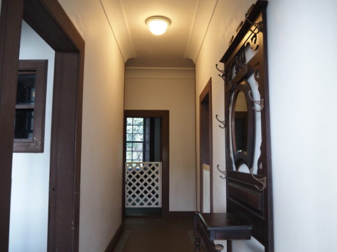 10月下旬初めての屋島四国村ミウゼアム江埼灯台退息所上品な佇まいの玄関