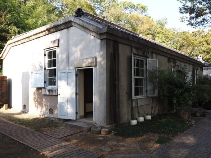 10月下旬初めての屋島四国村ミウゼアムクダコ島灯台退息所