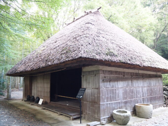10月下旬初めての屋島四国村ミウゼアム祖谷から移築された中石家住宅隠居屋