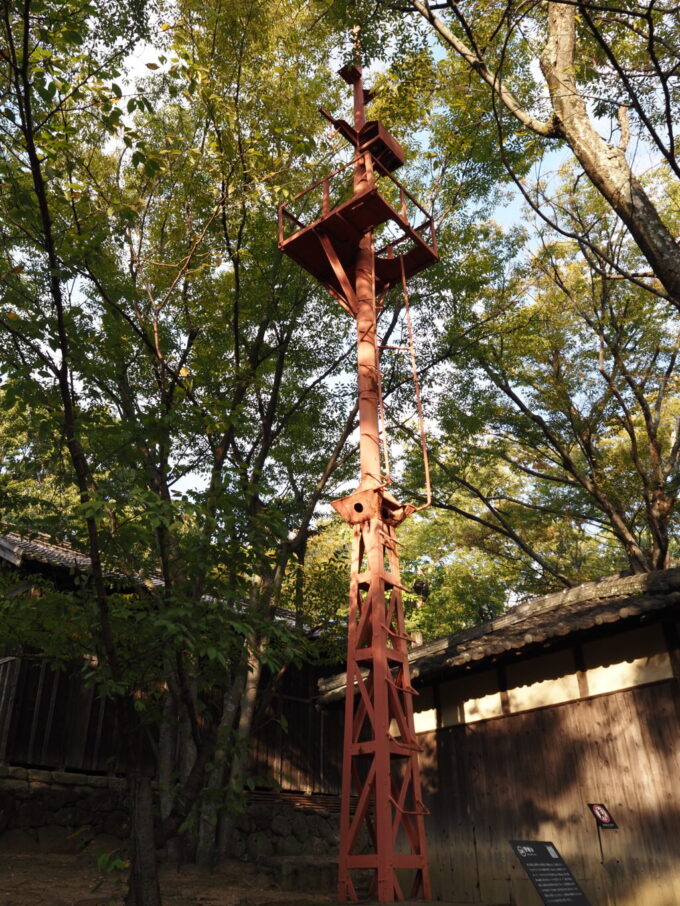 10月下旬初めての屋島四国村ミウゼアム旧護衛空母しまね丸のマストを利用した警鐘台