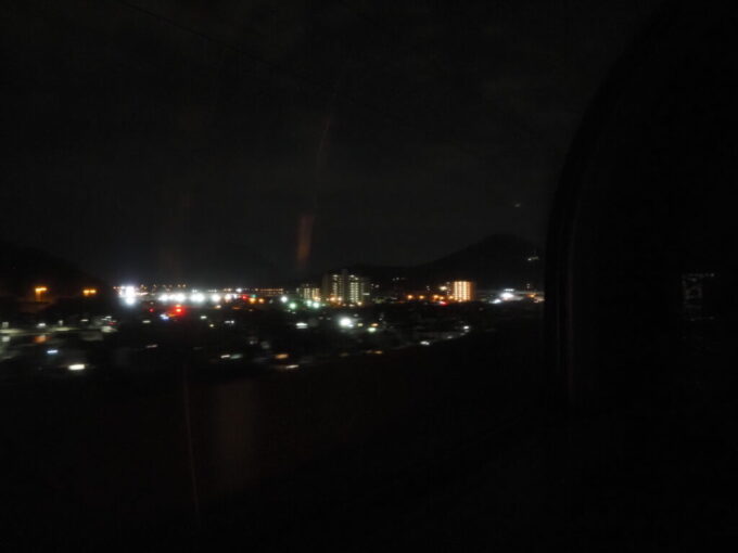 10月下旬7年半ぶりの再会となる285系サンライズ瀬戸号は予讃線に別れを告げ本州を目指し本四備讃線へと入る