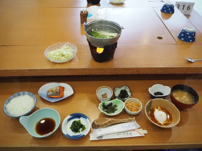 12月中旬塩原温泉郷元湯温泉秘湯元泉館1泊目朝食