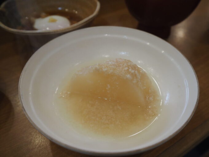 12月中旬塩原温泉郷元湯温泉秘湯元泉館1泊目朝食大根のそぼろ煮