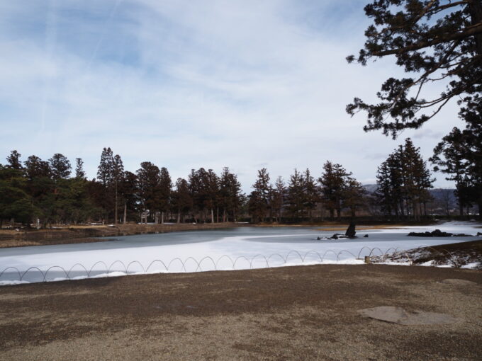 2月上旬冬の平泉毛越寺あまりにもうつくしい冬の大泉が池