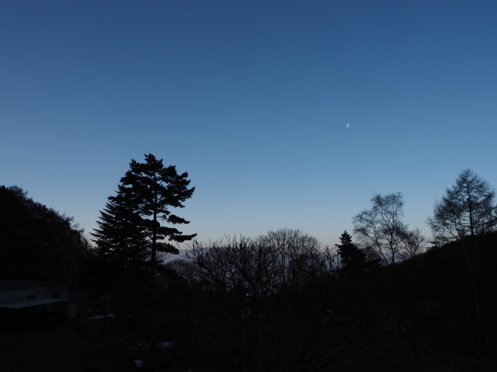 3月上旬浅間山登山口天狗温泉浅間山荘で迎える静かな朝