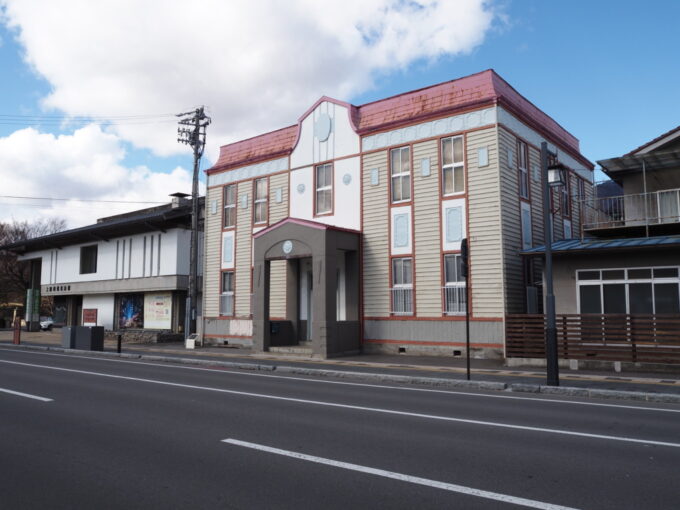3月上旬初めての上田大正時代築の旧上田市立図書館の瀟洒な洋館