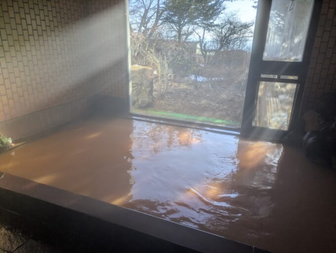 3月上旬浅間山登山口天狗温泉浅間山荘野菜ジュースのような色をした濃厚な単純鉄冷鉱泉