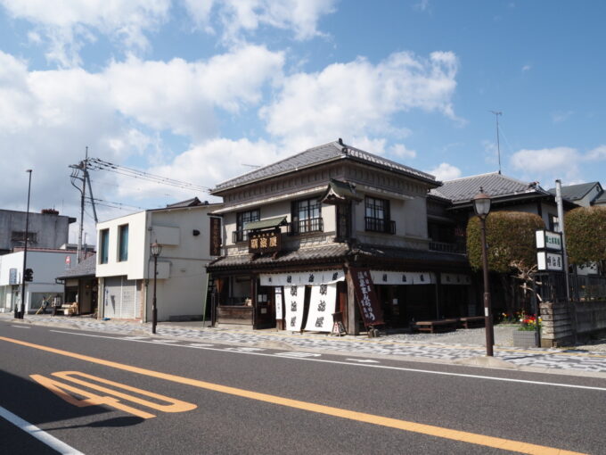 4月中旬12年ぶりの黒磯駅前に佇む明治屋元旅館の重厚な建築