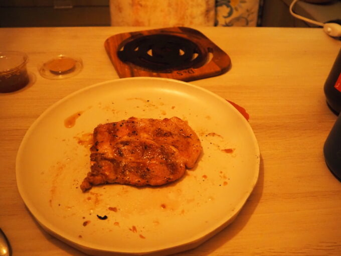 4月中旬那須温泉グランピングNenn（ネン）1泊目夕食アメリカ製バーベキューグリルで焼いた那須郡司豚肩ロース