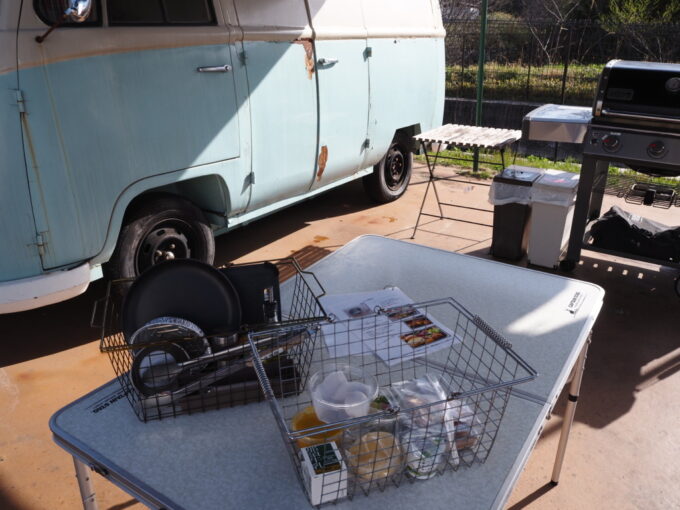 4月中旬那須温泉グランピングNenn（ネン）1泊目朝食キットを受け取りバーベキューグリルで軽く調理