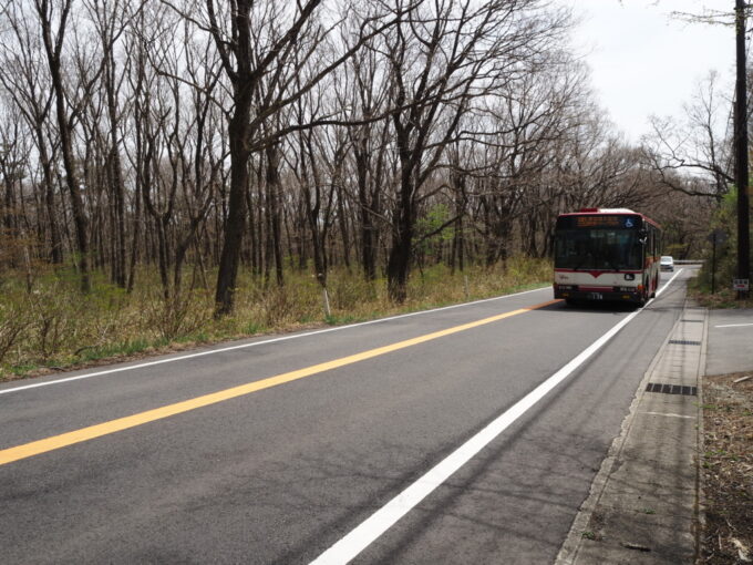 4月中旬寿楽本店前バス停より旧東野交通塗装の関東自動車那須線那須ロープウェイ行き路線バスに乗車し那須湯本温泉バス停へ