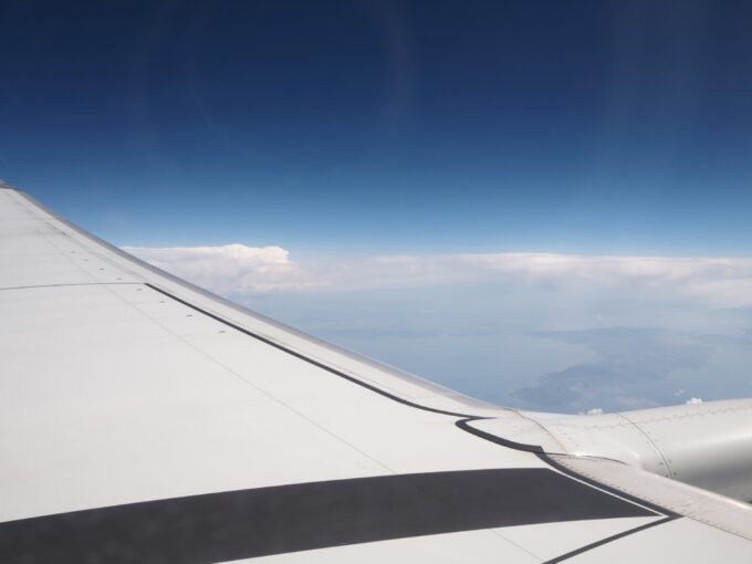 5月中旬JAL長崎空港行きB737から見下ろす淡路島と四国徳島