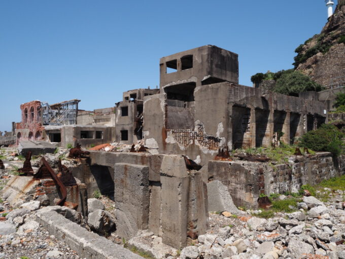 5月中旬快晴の軍艦島上陸クルーズ高島海上交通ブラックダイヤモンド軍艦島に上陸地底616mへとつづく第二竪坑の跡
