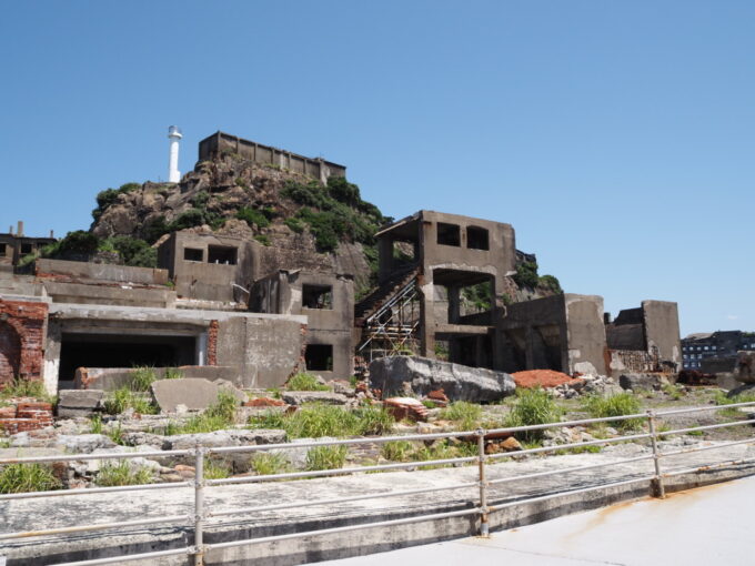 5月中旬快晴の軍艦島上陸クルーズ高島海上交通ブラックダイヤモンド軍艦島に上陸幾多もの鉱員が通った二坑口桟橋