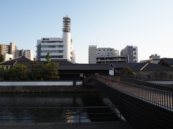 5月中旬26年ぶりの長崎出島駆け足での見学を終え名残惜しくも表門から島外へ