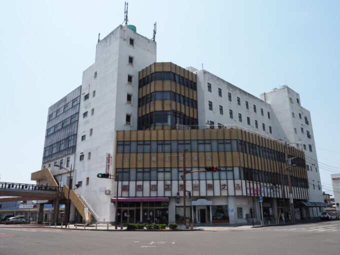 5月中旬昭和レトロ全開の大村バスターミナルビル