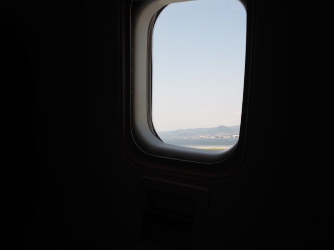5月中旬JAL羽田空港行きB767型機は長崎空港を離陸