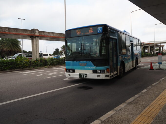 6月上旬いつもより半月早い八重山旅南ぬ島石垣空港から東運輸4系統空港線バスで市街地へ