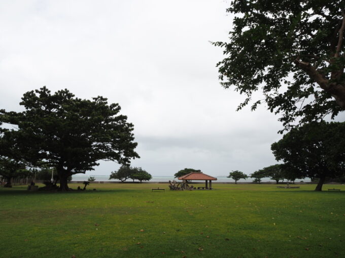 6月上旬いつもより半月早い八重山旅曇天の舟蔵公園