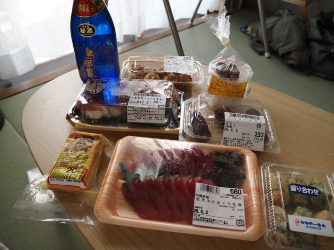 6月上旬いつもより半月早い八重山旅今年の滞在も朝食がおいしいThe BREAKFAST HOTEL PORTO石垣島サンエー石垣シティやマックスバリュで買ったお惣菜と泡盛与那国で小上がりで宴会和洋室ならではの楽しみ方