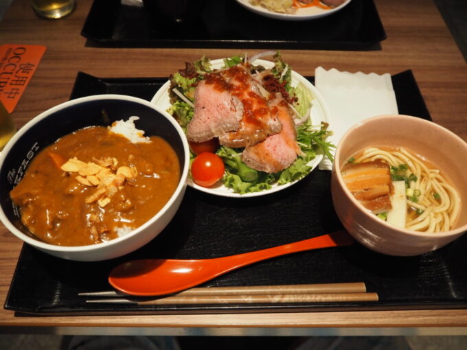 6月上旬いつもより半月早い八重山旅今年の滞在も朝食がおいしいThe BREAKFAST HOTEL PORTO石垣島4泊目朝食石垣牛の牛すじカレーとローストビーフサラダをメインに