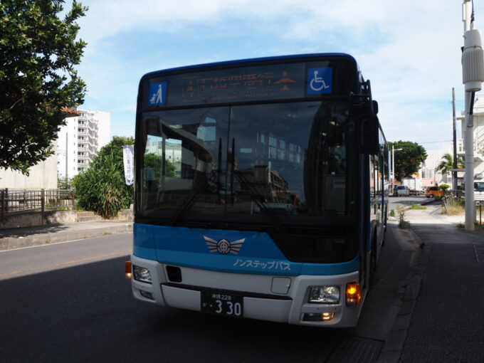 6月上旬いつもより半月早い八重山旅石垣島博物館前バス停から東運輸4系統空港線バスに乗車し真栄里ビーチへ