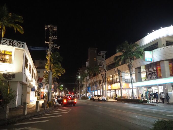 6月上旬いつもより半月早い八重山旅石垣島で過ごす最後の夜何度も歩いた730交差点の夜景を眼にこころに灼きつける
