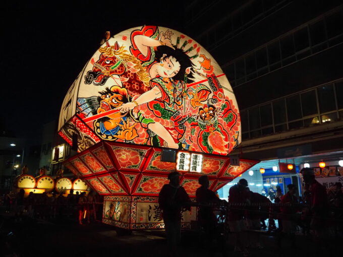 8月上旬夏の東北旅弘前ねぷたまつりは中盤に差し掛かり大きなねぷたが目立つように