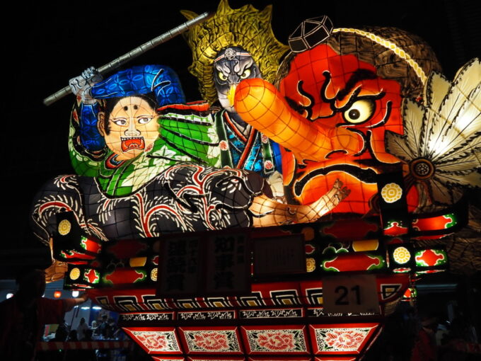 8月上旬夏の東北旅弘前ねぷた牛若丸と鞍馬天狗を題材にした勇壮な組ねぷた