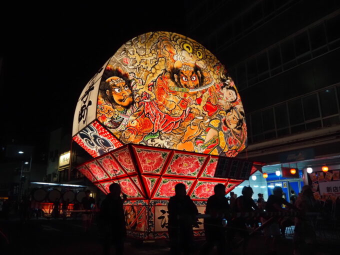 8月上旬夏の東北旅弘前ねぷた坂田公時の土蜘蛛退治を題材にした土手町のねぷた