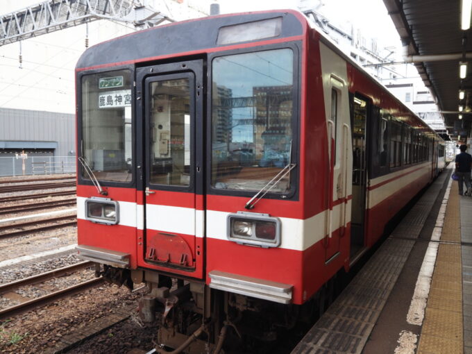 8月末日水戸駅鹿島臨海鉄道大洗鹿島線6000系鹿島神宮行き普通列車