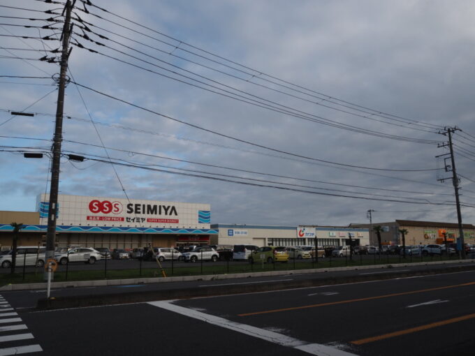 8月末日フェリーに乗る前にターミナル近くのセイミヤ大洗店に立ち寄り船旅のお供を買い出し