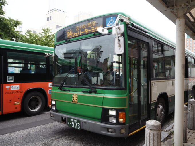 9月上旬苫小牧駅道南バスフェリー線フェリーターミナル行きバス