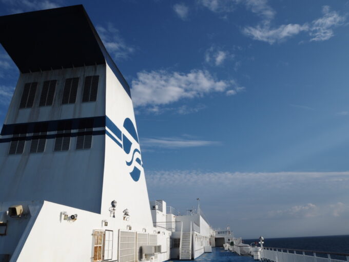 9月上旬7年ぶりの再会となる太平洋フェリーきそ甲板で浴びる秋を感じさせる空気と空色