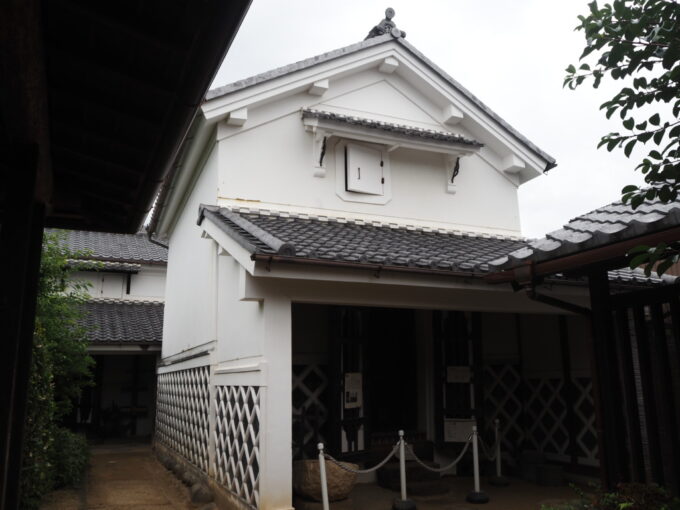 9月上旬7年ぶりの犬山城下町旧磯部家住宅うなぎの寝床の通り主屋の奥にはさらに4つの棟が隠れる町家らしい造り