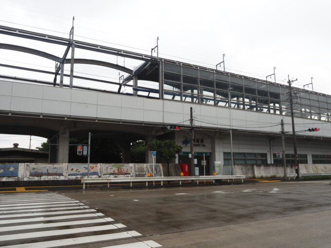 9月上旬雨の名古屋あおなみ線野跡駅